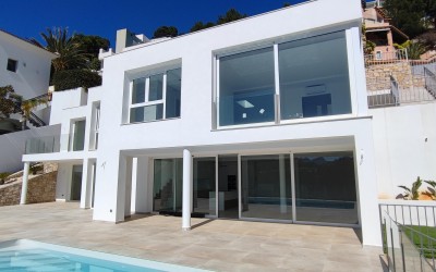 Luxueuse villa au design moderne avec vue sur mer à Altea Hills.