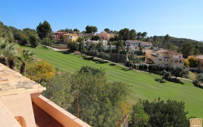 Très belle villa à vendre avec belles vues sur  mer et le golf Don Cayo Altea